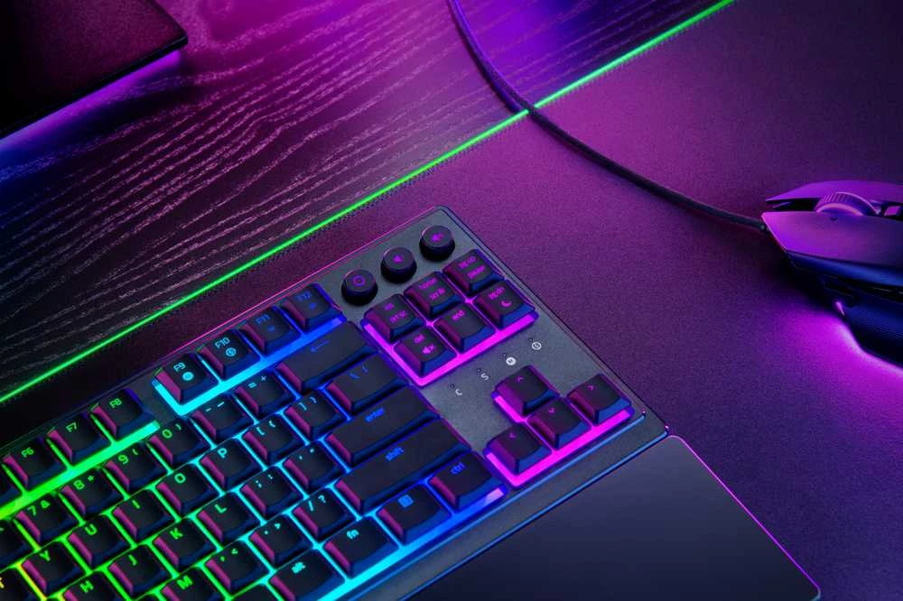 Razer | Ornata V3 Tenkeyless | Mechaninė klaviatūra žaidimams | su laidu | RGB LED pašvietimas | US | Juodas