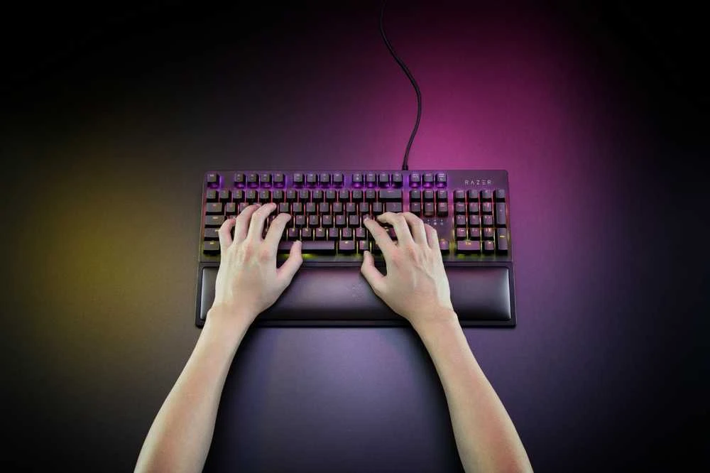Razer Ergonomic Riešo atrama pilno dydžio klaviatūrai
