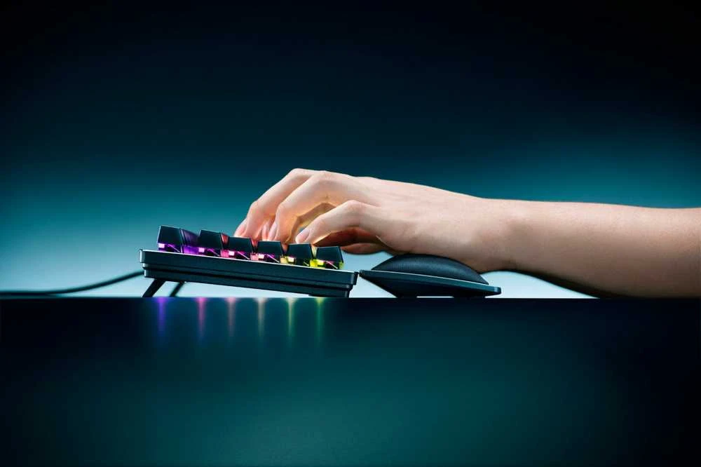 Razer Ergonomic Pro Riešo atrama pilno dydžio klaviatūrai