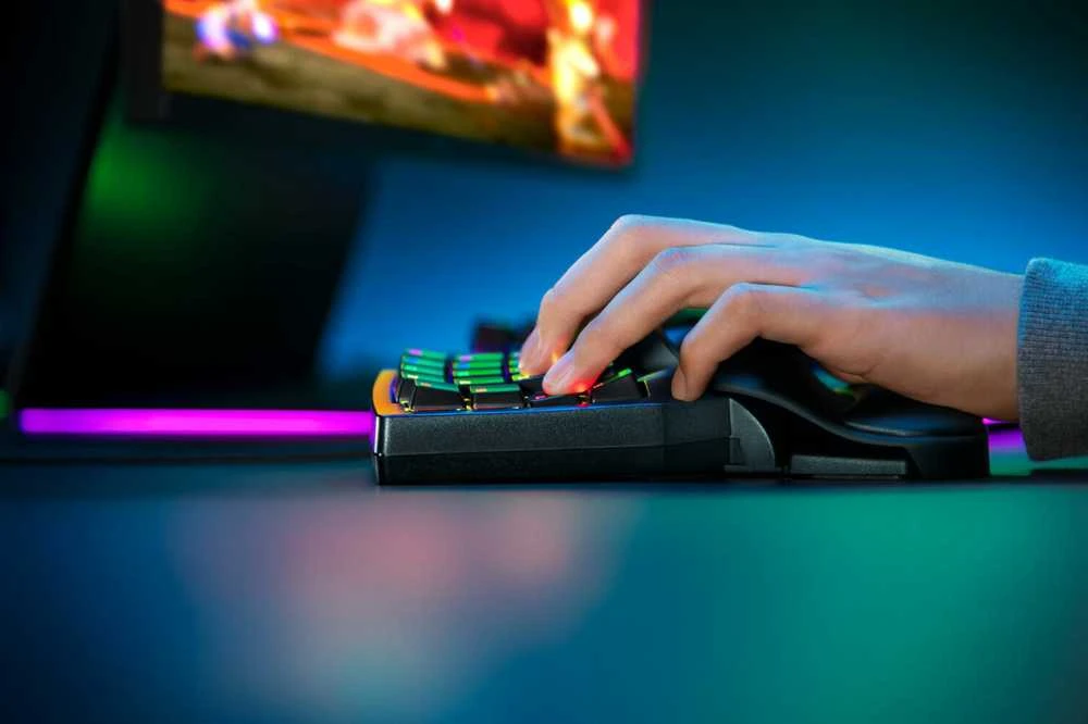 Žaidimų klaviatūra Razer Tartarus Pro, Juoda