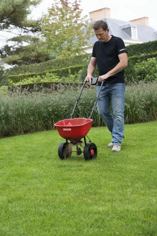 Kreator KRTGR9003 - Garden spreader 450mm 15kg