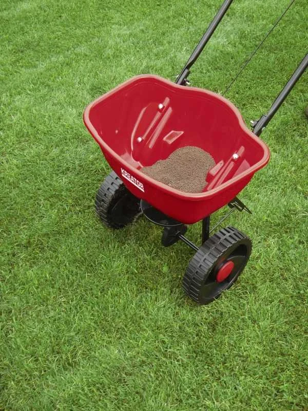 Kreator KRTGR9003 - Garden spreader 450mm 15kg