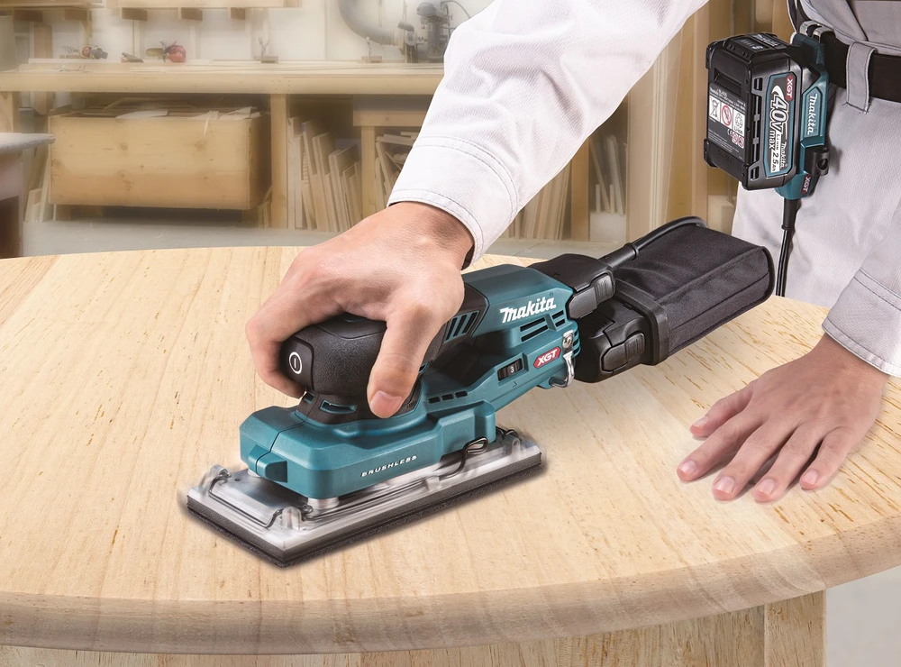 Makita BO007CGZ Akumuliatorinis vibracinis šlifuoklis XGT 40V, 80X130mm, ø2mm, AWS (be AWS lusto), Be akumuliatorių ir kroviklio!