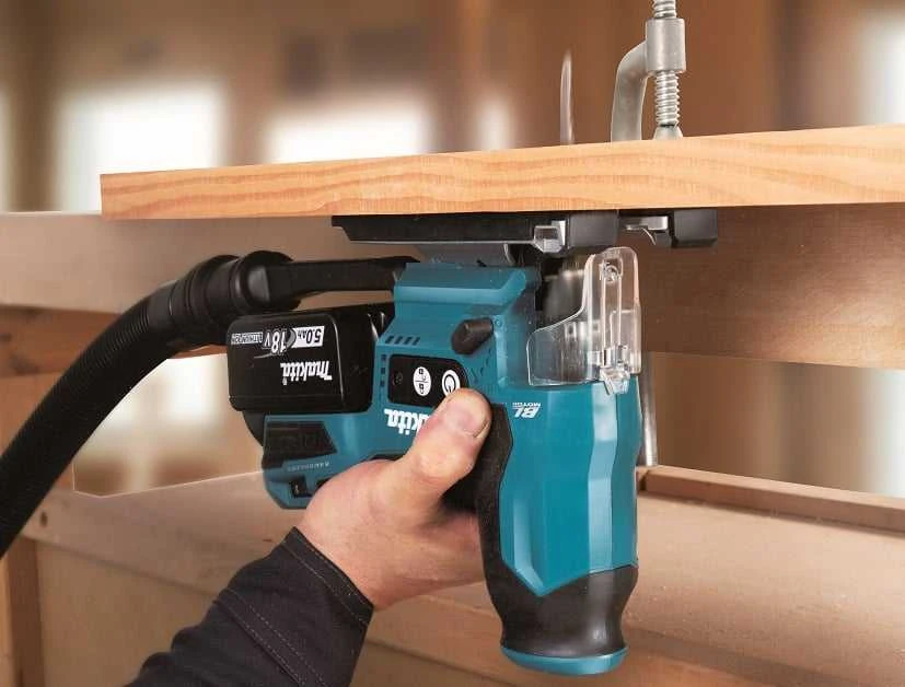 Makita DJV185Z Akumuliatorinis siaurapjūklis 18 V Li-ion, BL-motor, Cilindro formos rankena, Be akumuliatorių ir kroviklio!