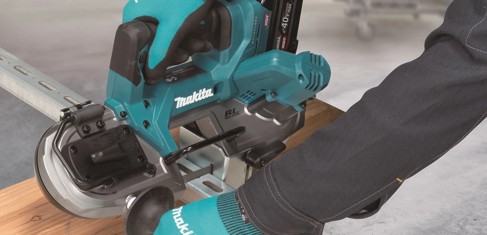 Juostinis pjūklas metalui Makita PB003GZ; 40 V; 66 mm (be akumuliatoriaus ir pakrovėjo)