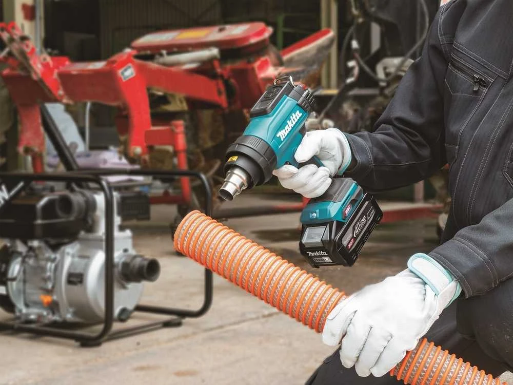 Makita 40V akumuliatorinis fenas su oranžine žarna