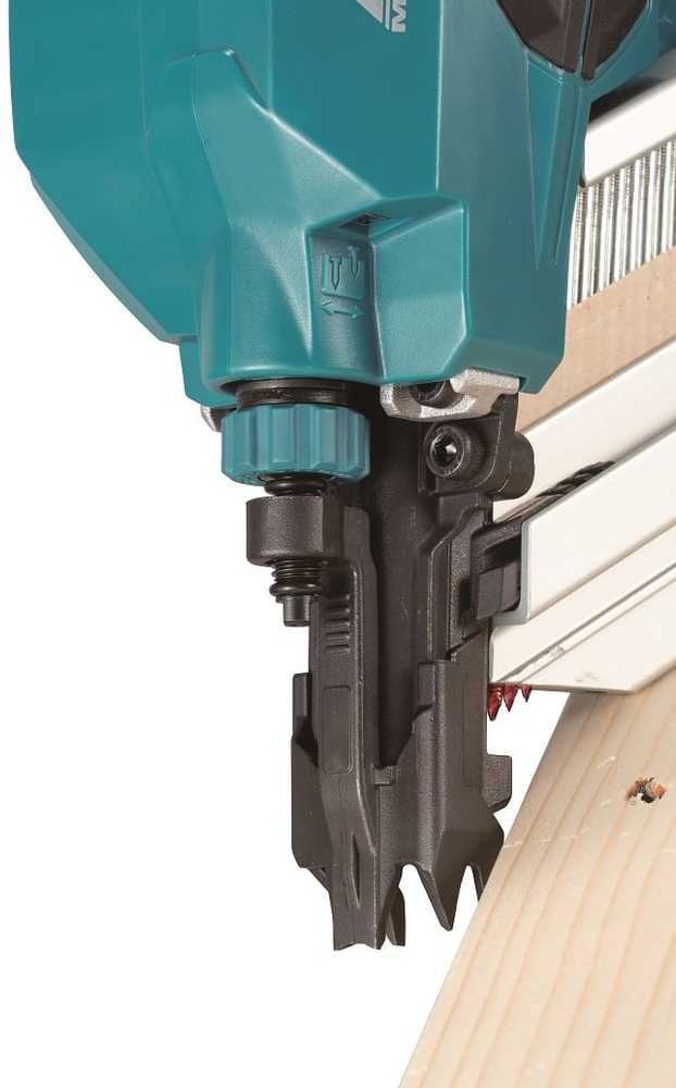 Akumuliatorinė viniakalė MAKITA 40V MAX XGT BN001GZ 34° 50-90mm