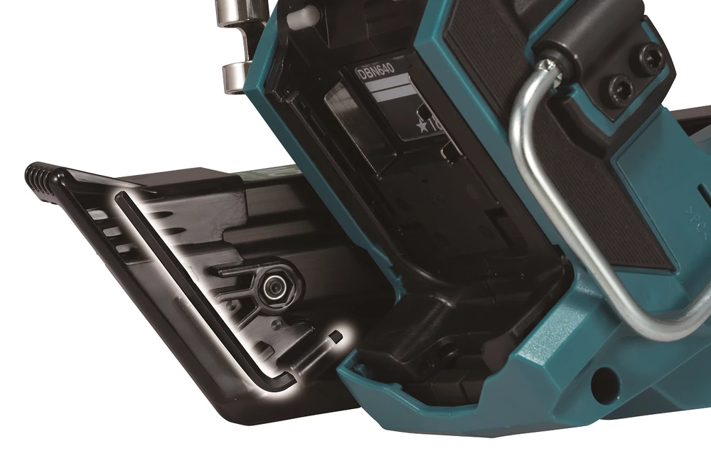 Akumuliatorinė vinių kalimo mašina apvaliagalvėms vinims 38-64mm, LXT, 18V, Makita [DBN640ZK]