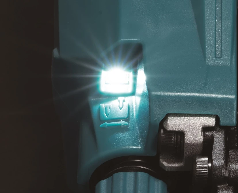 Akumuliatorinė vinių kalimo mašina apvaliagalvėms vinims 38-64mm, LXT, 18V, Makita [DBN640ZK]