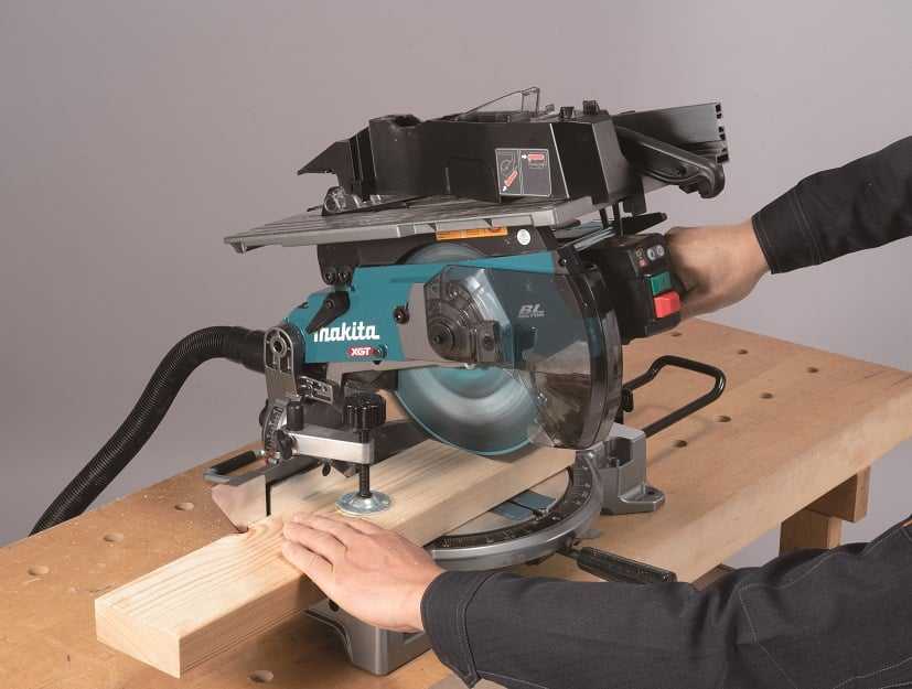 Akumuliatorinės kombinuotos pjovimo staklės MAKITA LH001GZ 40V Max XGT