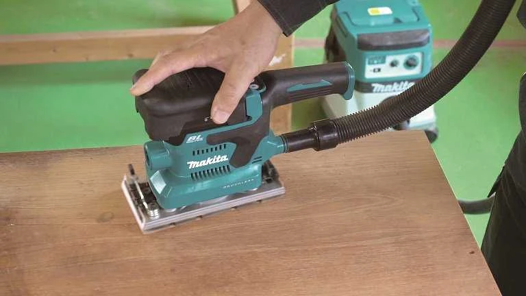 Makita DBO381ZU Akumuliatorinis vibracinis šlifuoklis 18V, 93X185mm, AWS (su AWS lustu), Be akumuliatorių ir kroviklio!