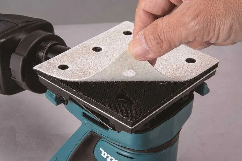 MAKITA akumuliatorinis ekscentrinis šlifuoklis DBO480Z 18V 93x185mm be akumuliatoriaus ir kroviklio