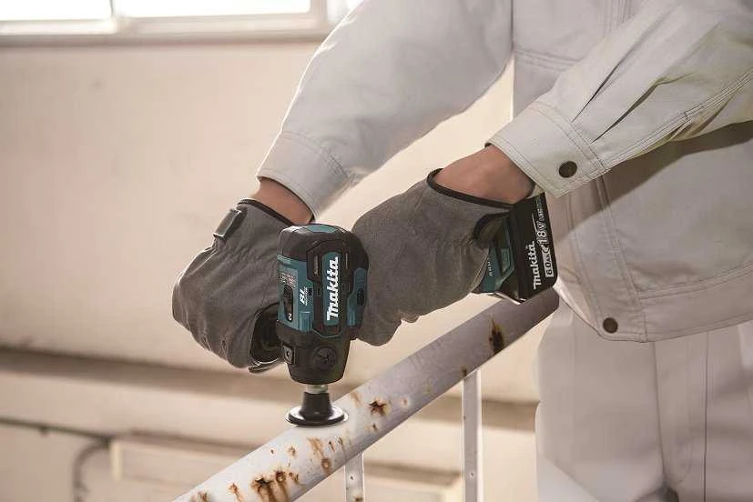 Makita DPV300Z Akumulatorinis poliruoklis 18V Li-ion, 75MM, BL motors, Be akumuliatorių ir kroviklio!!!!