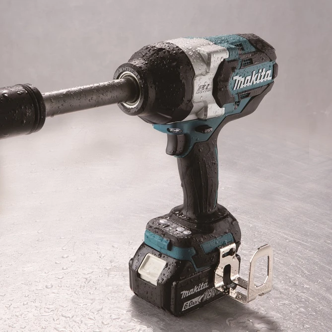 Makita DTW1005Z Akumuliatorinis smūginis veržliasukis 18V, 1360 Nm, 3/4" ilgas, LED, BL-M, Be akumuliatorių ir kroviklio!