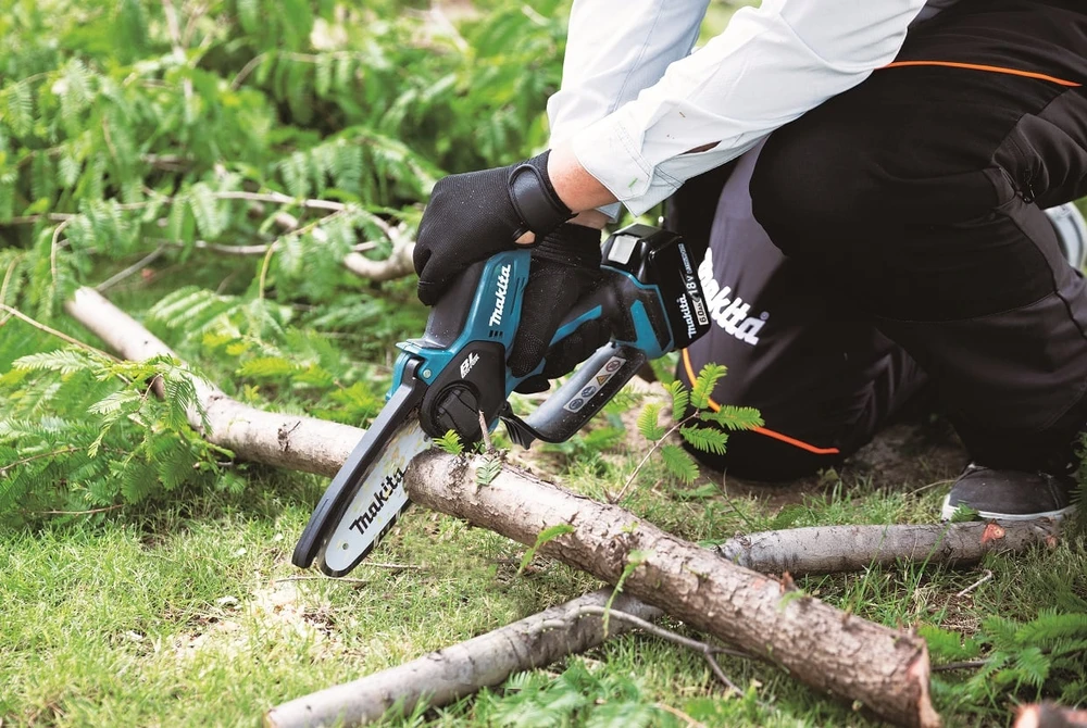 MAKITA grandininis pjūklas 18V DUC150SF01 15cm 1x5,0Ah