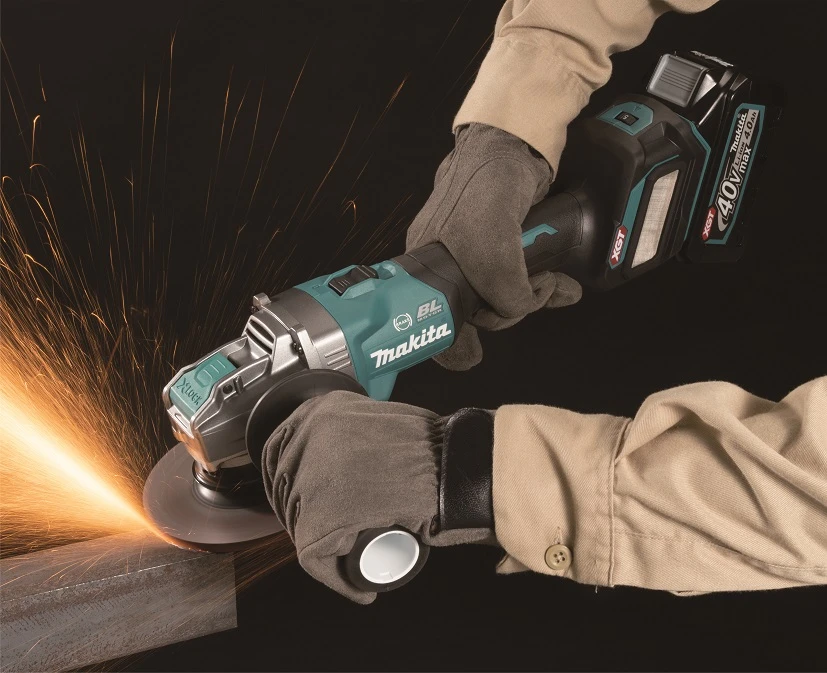 Makita GA041GZ Kampinis šlifuoklis XGT, 125MM, 0-8500RPM; bešepetėlinis variklis; elektrinis stabdys; AFT; AWS (be AWS lusto); reguliuojamas greitis 3,000 - 8,500RPM; X-LOCK; "Z" versija - komplektuojamas be akumuliatoriaus ir kroviklio
