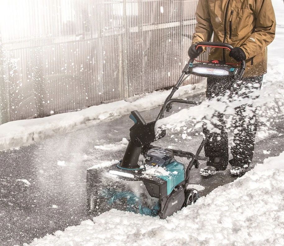 Makita SN001GZ Cordless Snow Blower 40Vmax XGT, 53cm, BL-motor, 30cm height, be akumuliatoriaus ir kroviklio