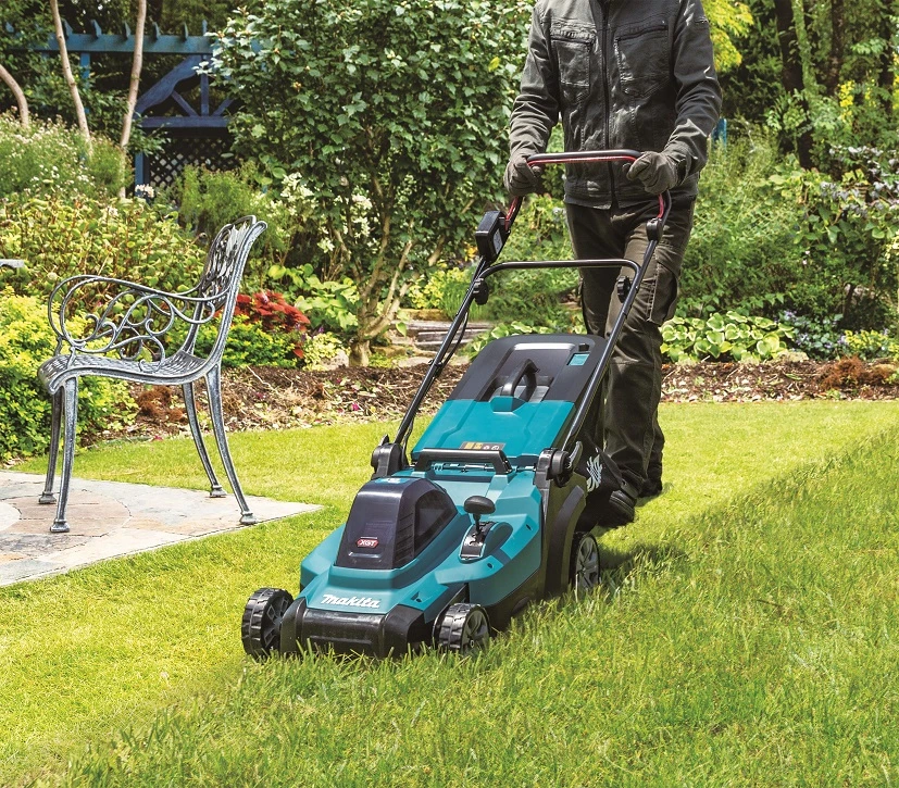 Makita LM004GZ akumuliatorinė vejapjovė 40Vmax, XGT, 43cm, 3 viename (pjovimas/rinkimas/mulčiavimas) plastikinis korpusas, be akumuliatorinio ir krovinio