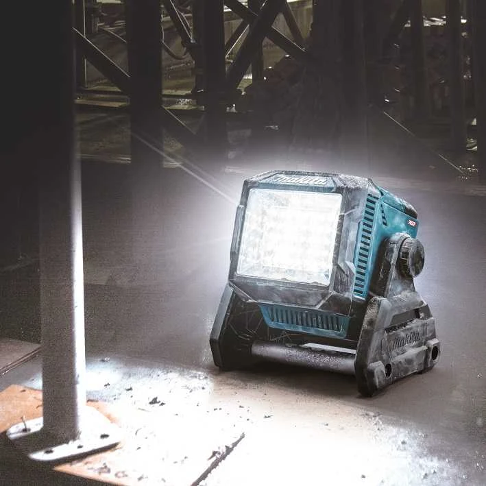 Makita LED statybinis prožektorius 18V - 40V max.