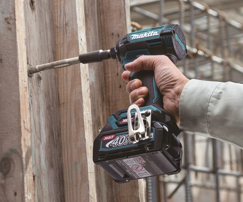 Makita TD002GZ01 Smūginis suktuvas XGT, 1/4", 220Nm, bešepetėlinis variklis, "Z" versija - komplektuojamas be akumuliatoriaus ir kroviklio