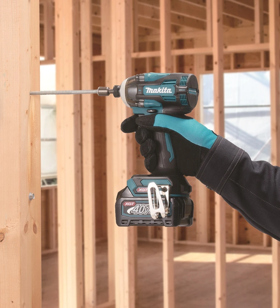 Makita TD004GZ Smūginis suktuvas XGT, 1/4", 230Nm, bešepetėlinis variklis, "Z" versija - komplektuojamas be akumuliatoriaus ir kroviklio