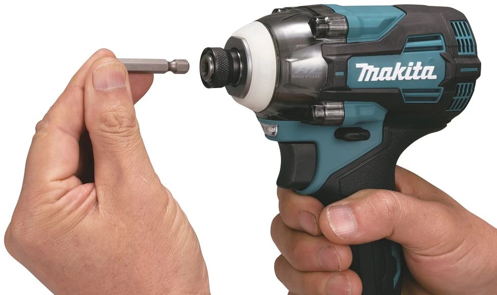 Makita TD004GZ Smūginis suktuvas XGT, 1/4", 230Nm, bešepetėlinis variklis, "Z" versija - komplektuojamas be akumuliatoriaus ir kroviklio