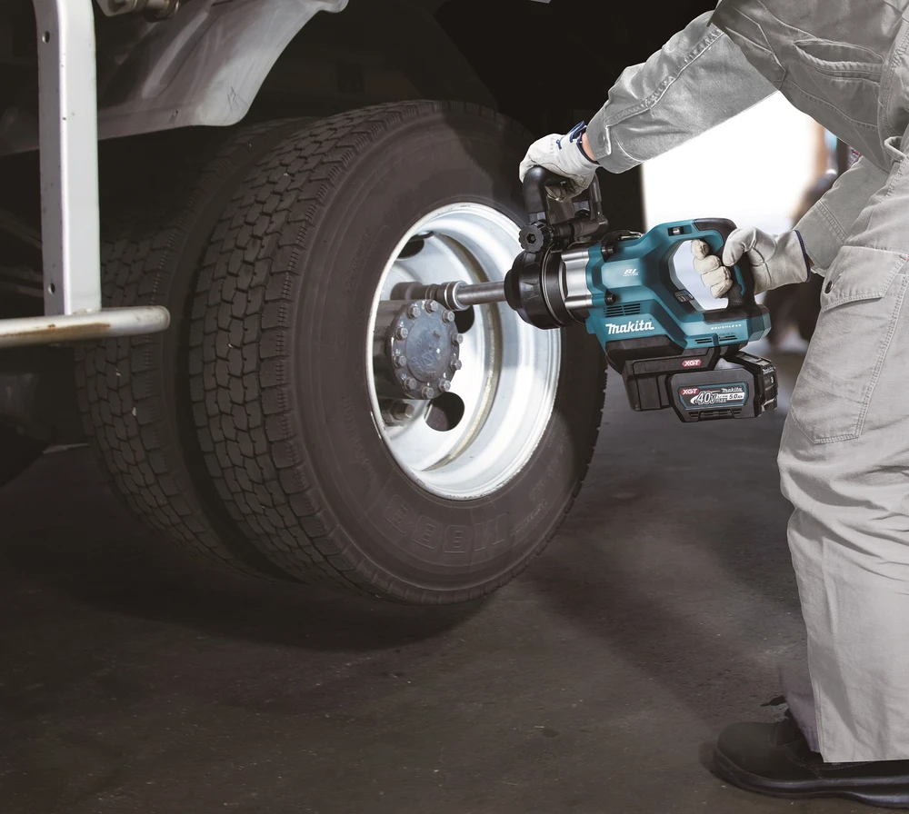 Makita TW010GZ Akumuliatorinis smūginis veržliasukis 40V XGT, 1" ilgas, 3150Nm, BL-M, be akumuliatorių ir kroviklio!