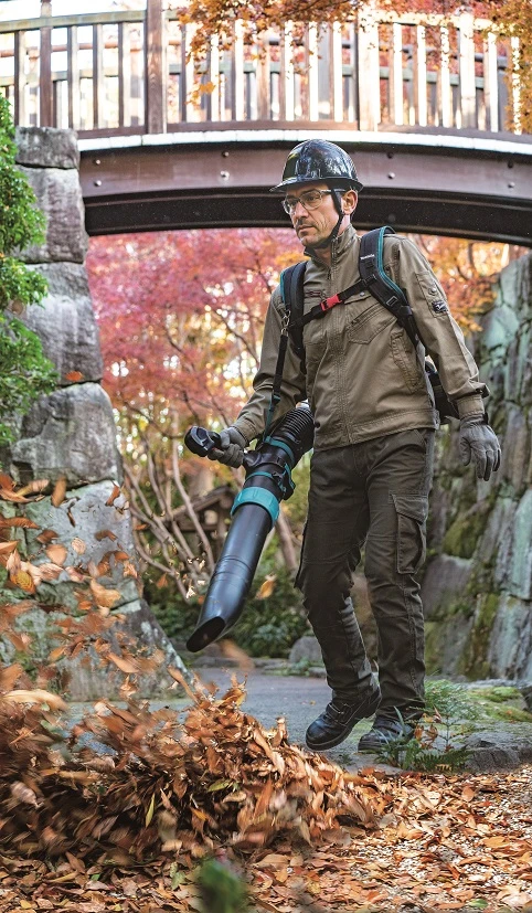 Makita UB004GZ Akumuliatorinis pūstuvas - kuprinė, 40Vmax, 19,1m³/min, 96 m/s, 5,8kg, Be akumuliatorių ir kroviklio!
