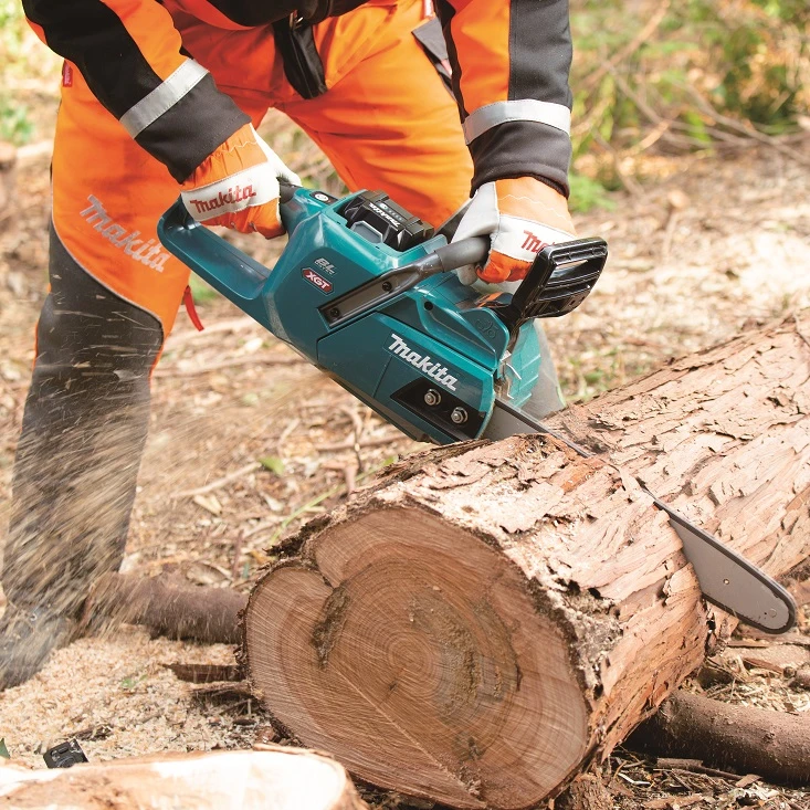 Makita UC011GZ Akumuliatorinis grandininis pjūklas, 40Vmax XGT, BL-motor 350mm, 25.5 m/s. Be akumuliatorių ir kroviklio!