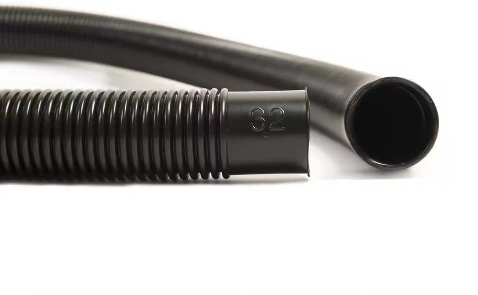 Juoda 32 mm žarna su skersmens žyma