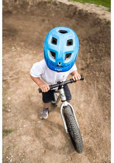Met Salmai Šalmas MET HOORAY Mėlyna Monsters Glossy S 52-56 cm