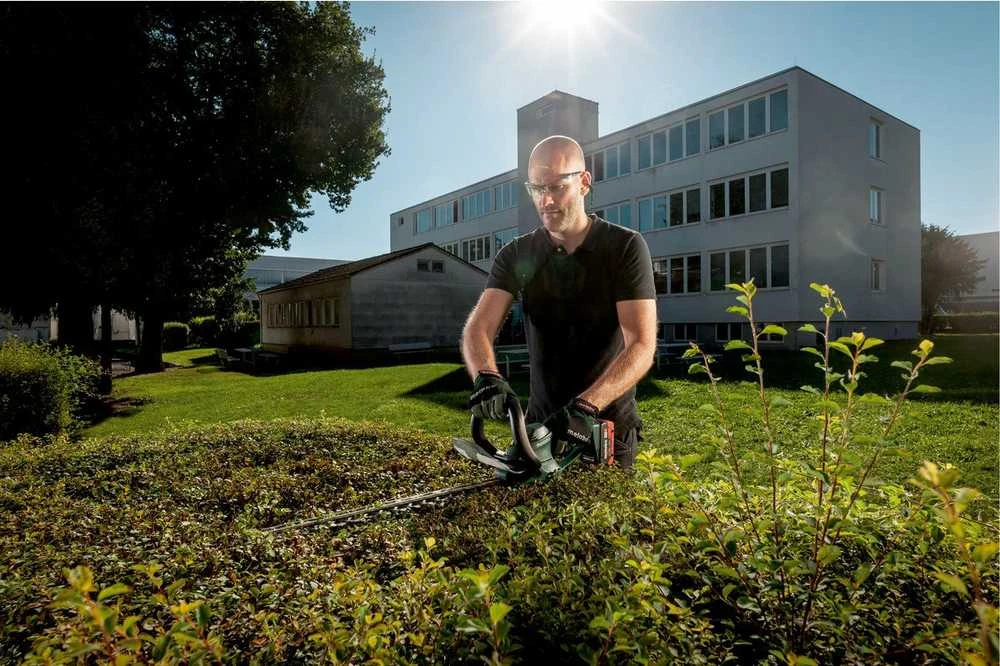 „Metabo AHS 18-45 V“ (1 x 2,0 Ah, ASC 55) akumuliatorinės gyvatvorių žirklės