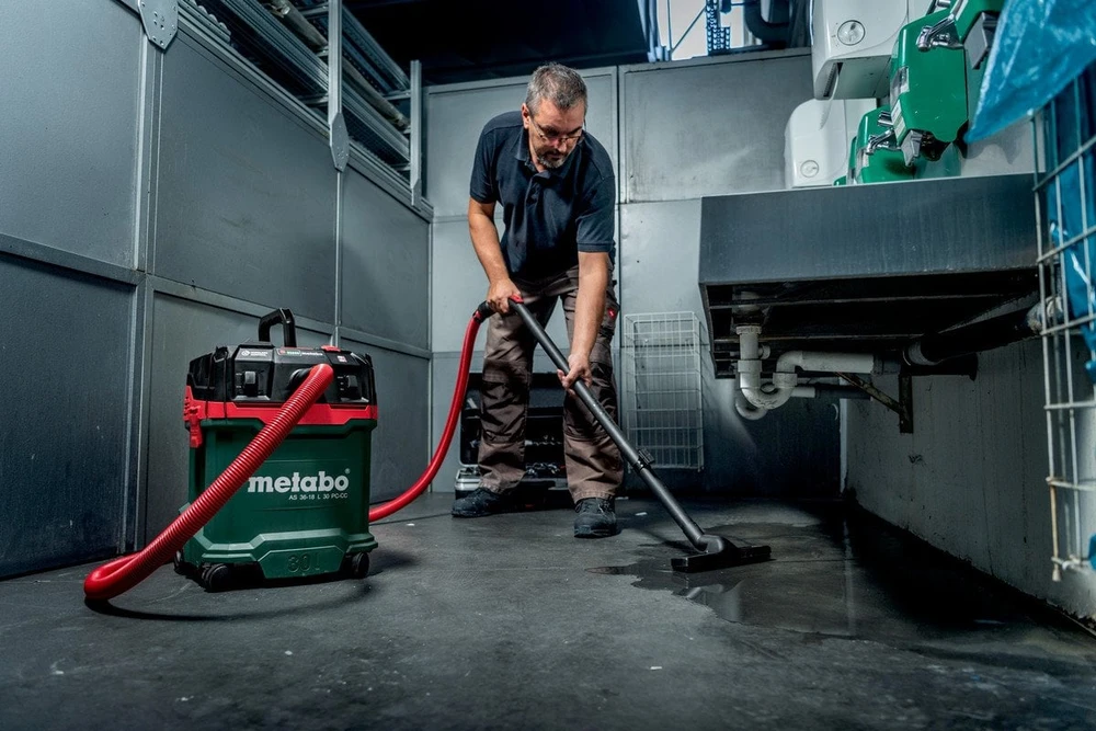 Dulkių siurblys pramoninis Tiekimas METABO.VACUUM CLEANER AS 36-18 L 30 PC-CC CARCASS 2x18V SU RANKINIU FILTRŲ VALYMU
