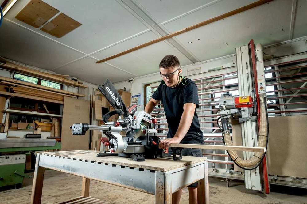Skersinio pjovimo staklės Metabo KGS 18 LTX BL 254; 18 V; 254x30 mm (be akumuliatoriaus ir pakrovėjo)
