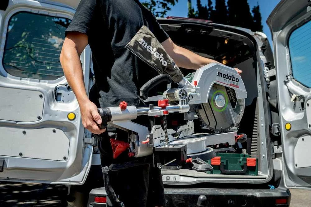METABO Skersinio pjovimo staklės KGS 18 LTX BL 305 2x8,0Ah LiHD