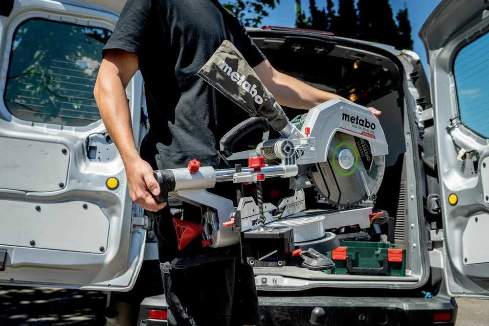 Akumuliatorinės skersinio pjovimo staklės Metabo KGS 18 LTX BL 305; 18 V (be akumuliatoriaus ir pakrovėjo)