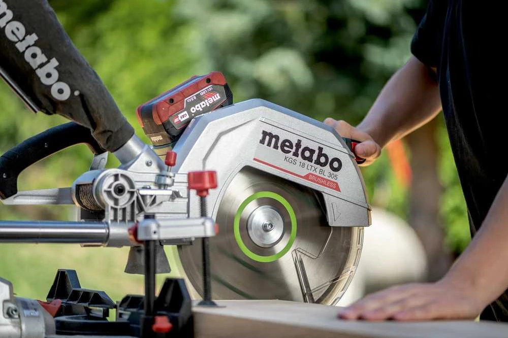 Akumuliatorinės skersinio pjovimo staklės Metabo KGS 18 LTX BL 305; 18 V (be akumuliatoriaus ir pakrovėjo)