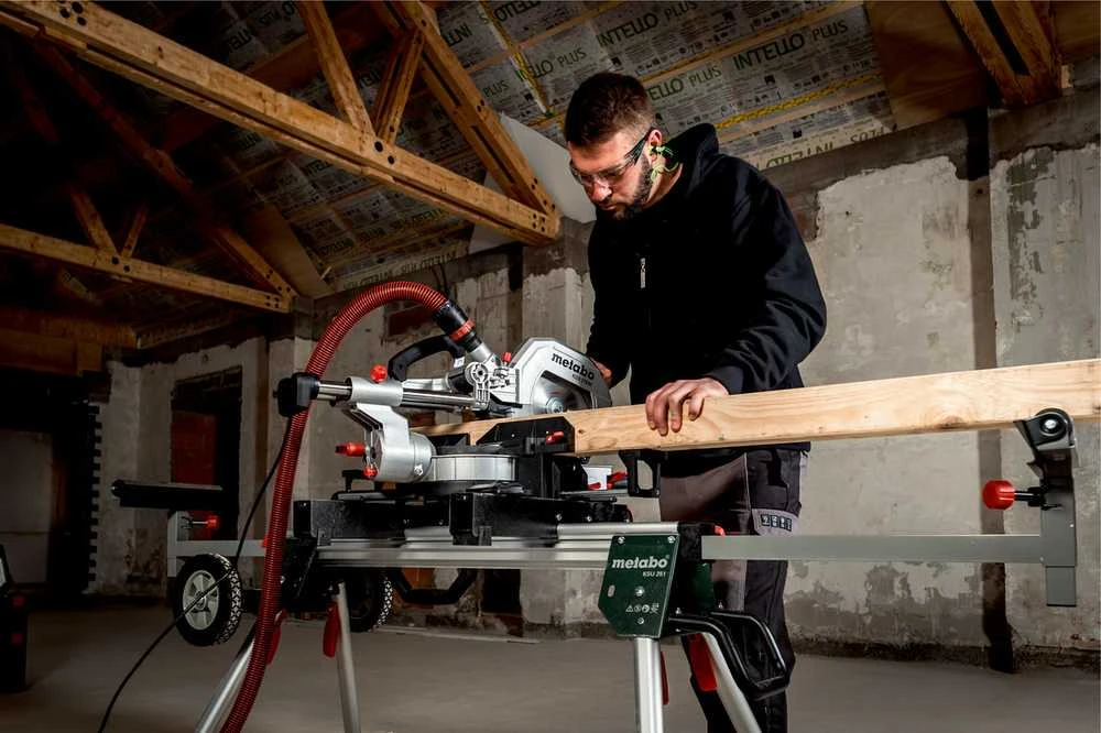Skersinio pjovimo staklės Metabo KGS 216 M + papildomas pjovimo diskas (613216900) 1500W