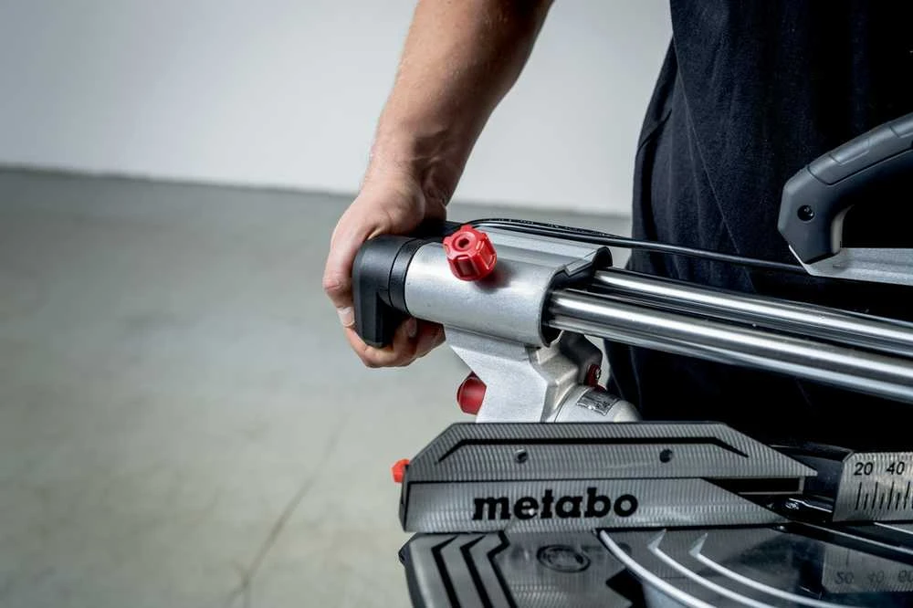 Skersinio pjovimo staklės Metabo KGS 216 M + papildomas pjovimo diskas (613216900) 1500W