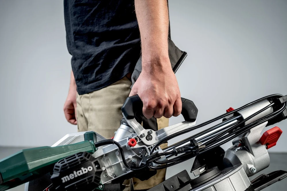 Metabo Skersinio pjovimo staklės KGS 254 M 1800W 92x305mm