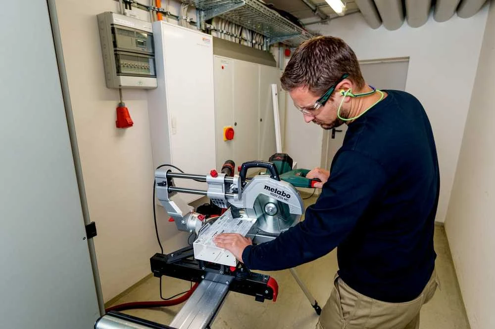METABO SKERSINIO PJOVIMO PJŪKLAS KGSV 254 MC