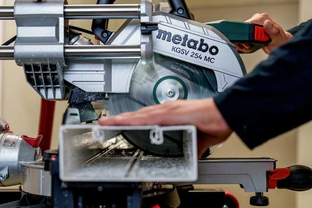 METABO SKERSINIO PJOVIMO PJŪKLAS KGSV 254 MC