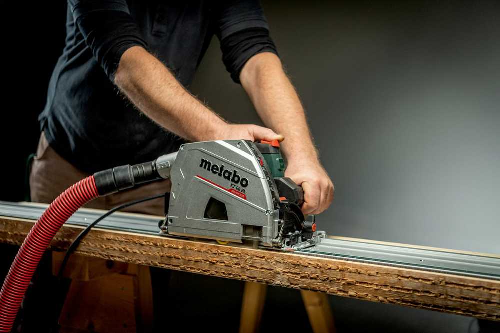 Įgilinamas pjūklas Metabo KT 66 BL 1200 W; 165x20 mm
