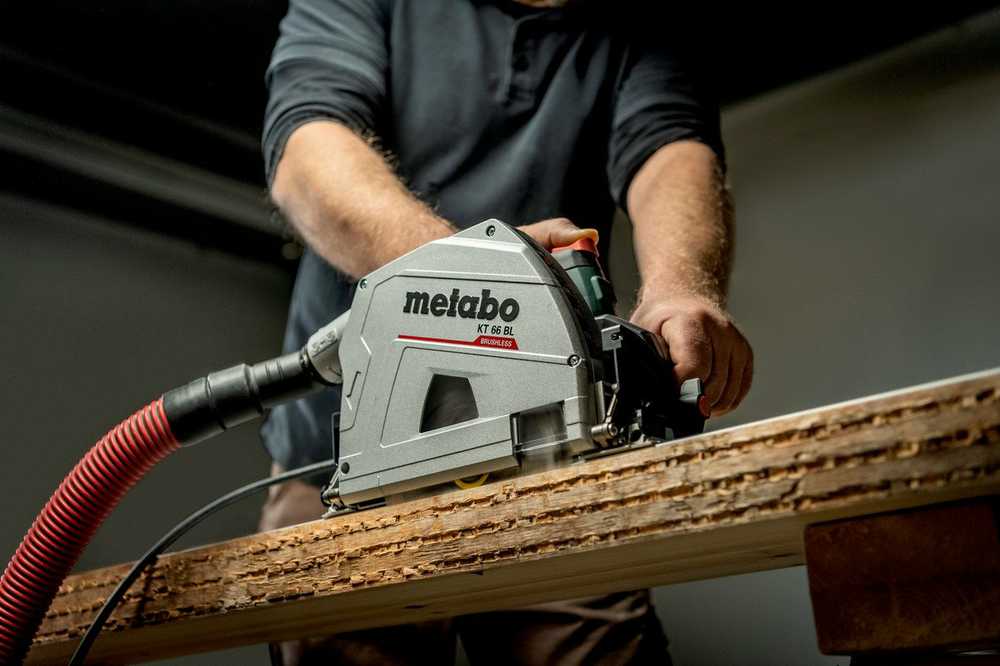 Įgilinamas pjūklas Metabo KT 66 BL 1200 W; 165x20 mm