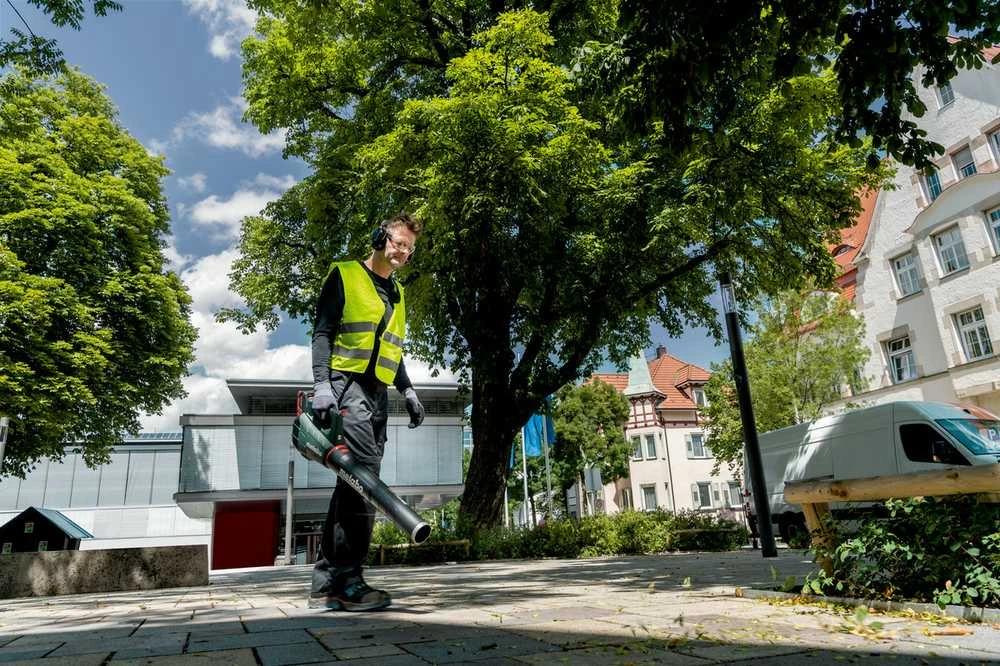 Metabo akumuliatoriis lapų pūstuvas LB 18 LTX BL, 2x5.2Ah, ASC 55