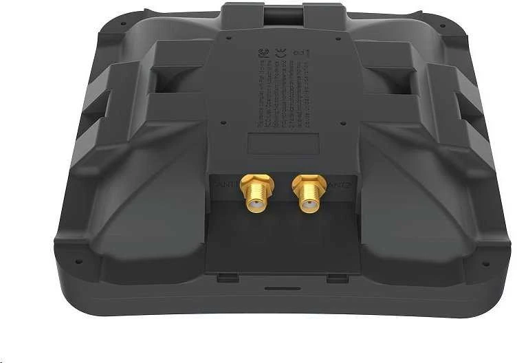 MIKROTIK MTAO-LTE-5D-SQ Mikrotik mANT LTE 5o - 5dBi LTE antena su 2 x SMA jungtimis