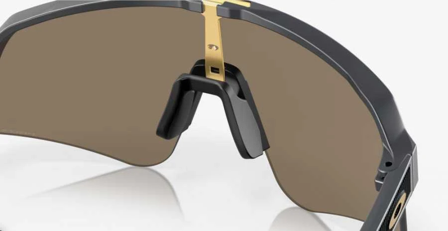 OAKLEY Sutro Lite stiklų vidinė pusė ir nosies pagalvėlės