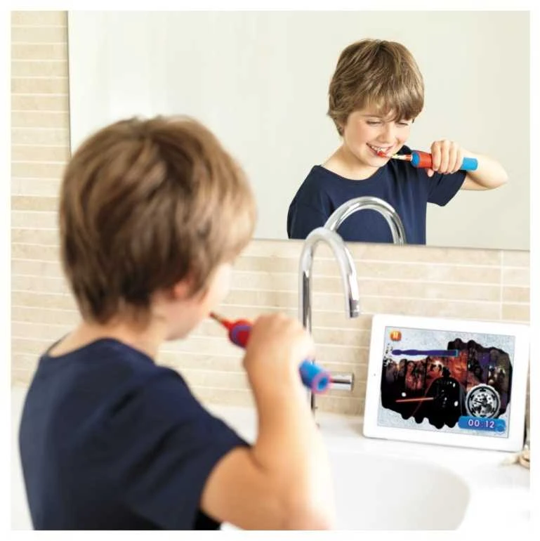 Oral-B BRAUN EB 10-2K StarWars antgaliai dantų šepetėliui