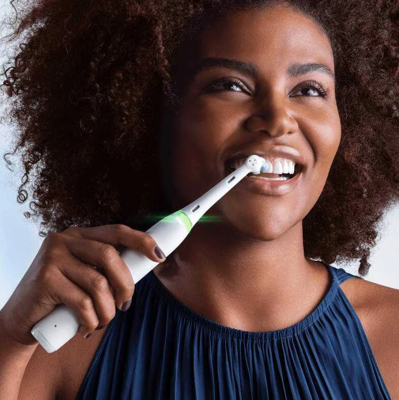 Braun Oral-B iO4 elektrinis dantų šepetėlis baltas Quite Baltas
