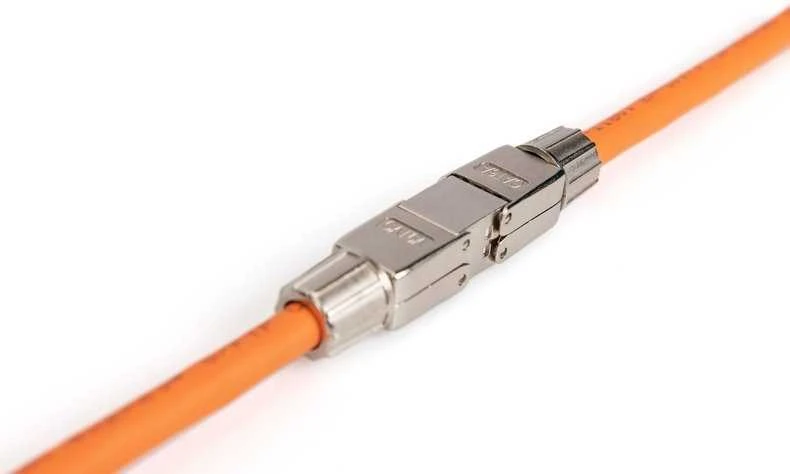 „Masterlan FTP cat 6A“ be įrankių įjungiama, metalinė kištukinė jungtis